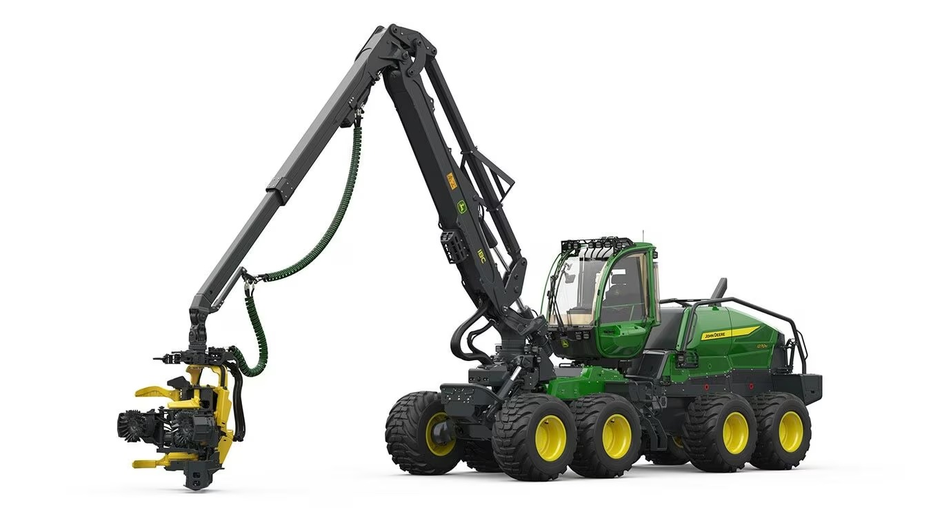 Moderne Forstmaschinen von John Deere für effiziente, sichere und waldschonende Holzernte im Innviertel – Mairhofer Forst.
